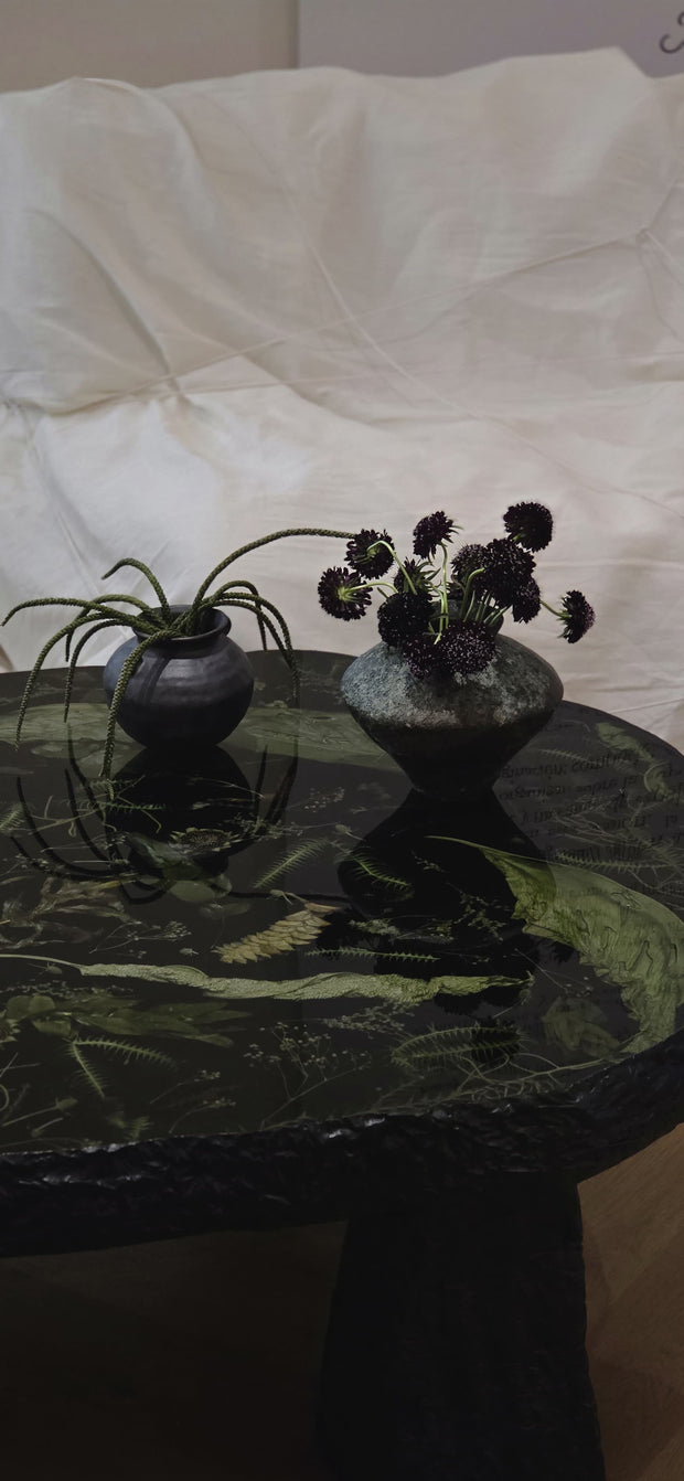 MESA AMORFA — REINO PROFUNDO / AMORPHOUS TABLE — DEEP KINGDOM