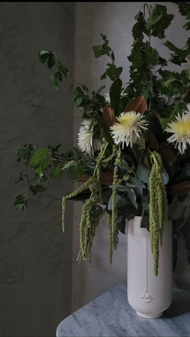 Espacios floreciendo: 5 arreglos florales.