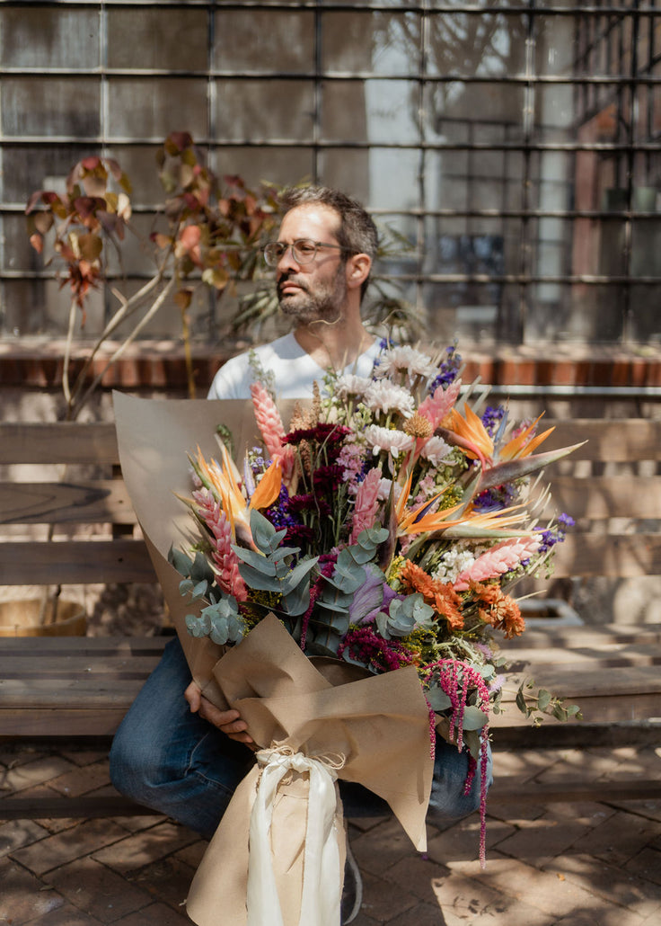 Ramo de Flores Bespoke Amuleto de Viento